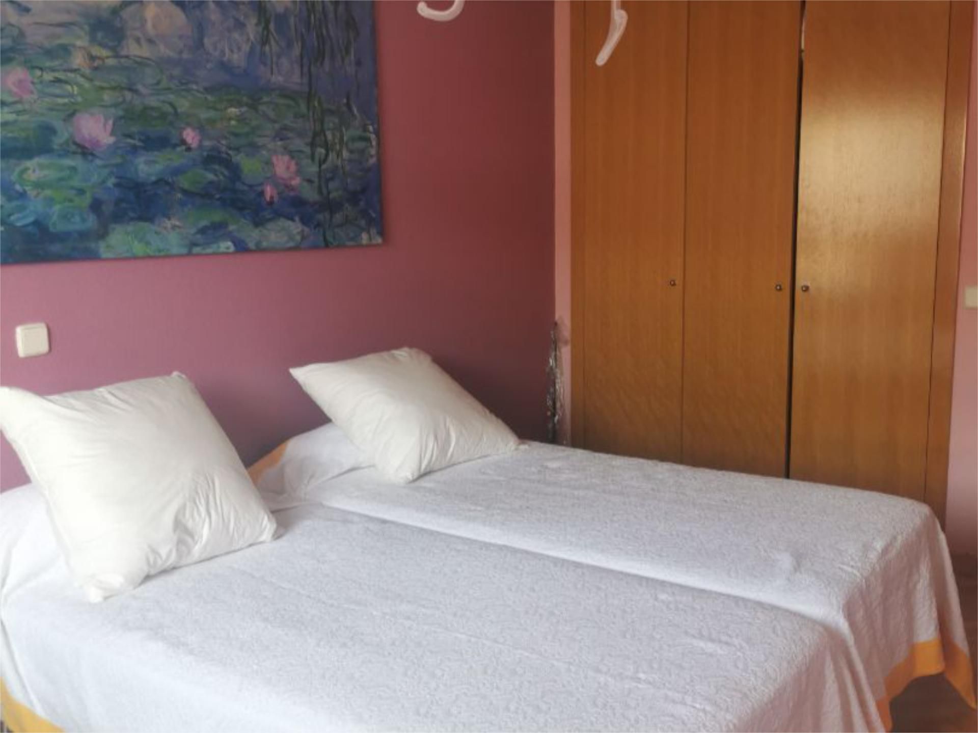 Dormitori de Casa adosada per a compartir en Móstoles amb Aire condicionat, Calefacció i Jardí privat