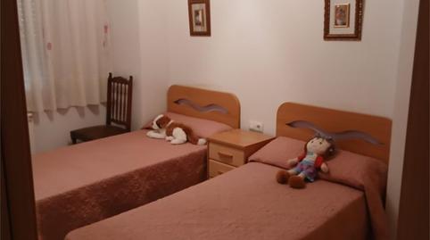 Foto 2 de Casa adosada en venda a Passeig de L'estació, 4, Golmés, Lleida