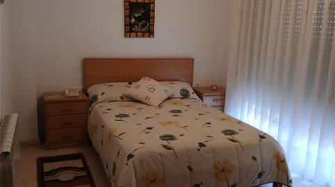 Foto 5 de Casa adosada en venda a Passeig de L'estació, 4, Golmés, Lleida