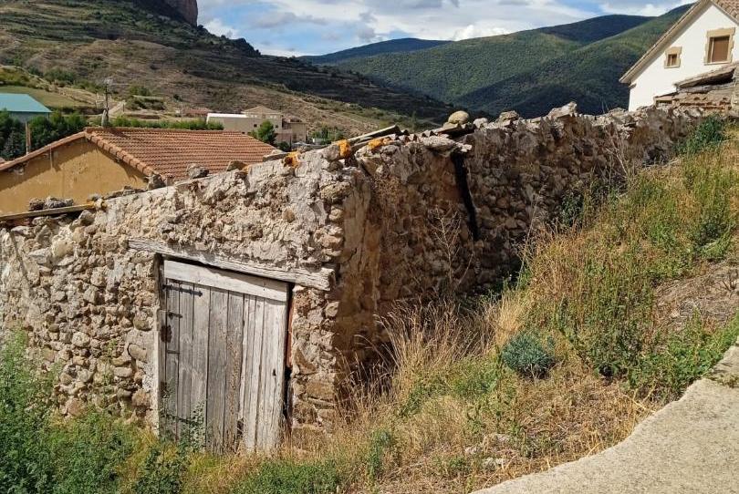 Photo 1 of Land for sale in Travesía Lilay, 8, Viguera, La Rioja