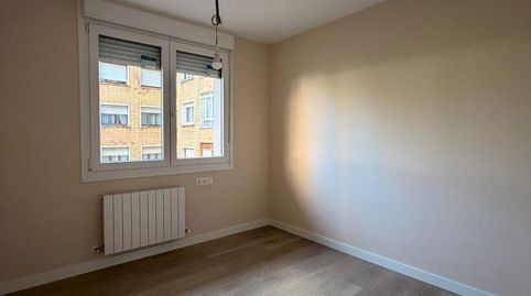 Foto 2 de Piso en venta en Doctor Ferran Kalea, 5, Kabiezes, Santurtzi