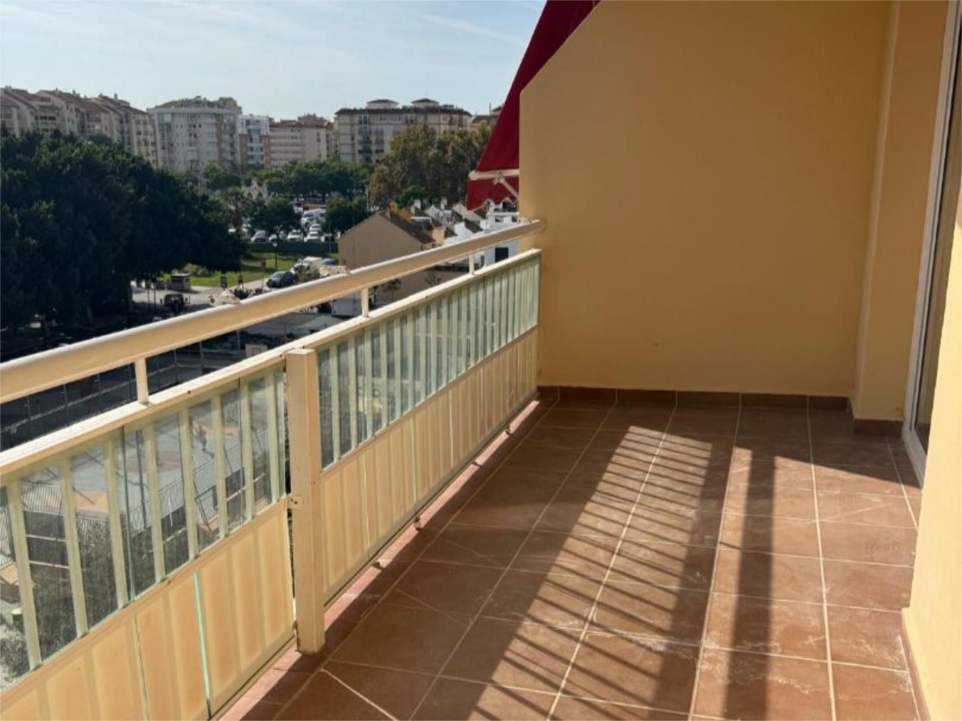 Terrassa de Pis de lloguer en Fuengirola amb Aire condicionat, Calefacció i Terrassa