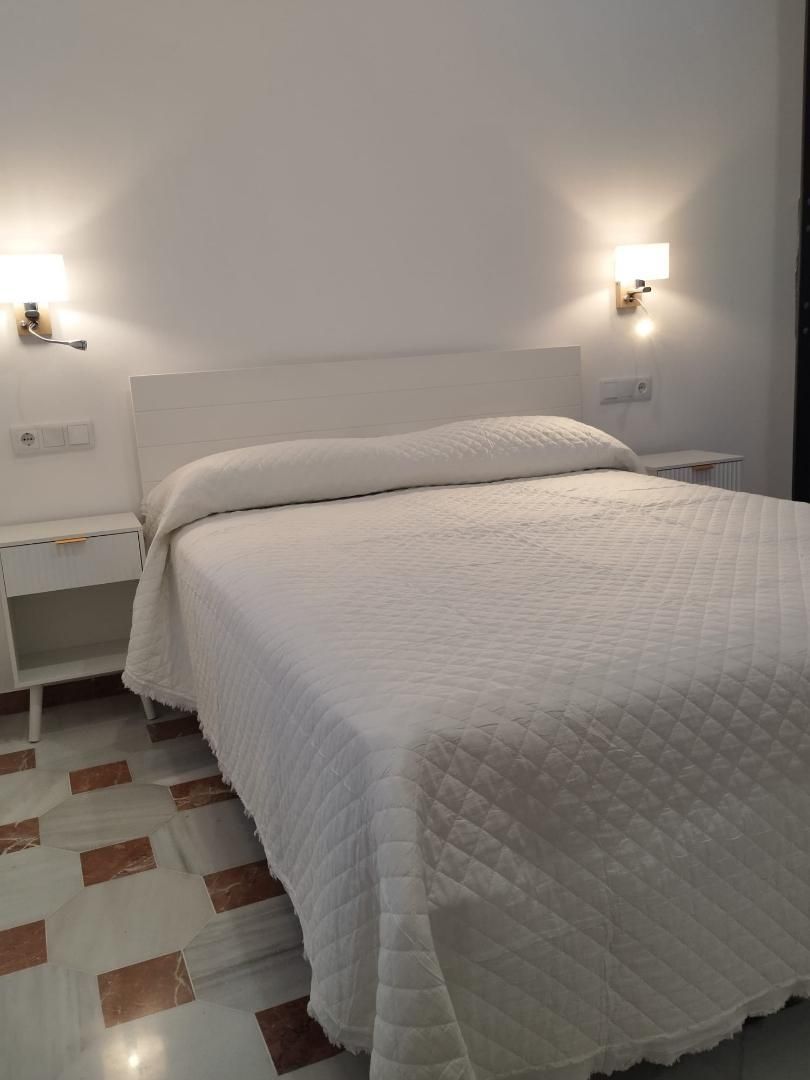 Apartment to rent in Plaza San Sebastián, 54, San Bernardo Bedroom of Apartment to rent in Sevilla Capital with Air Conditioner, Heating and Furnished