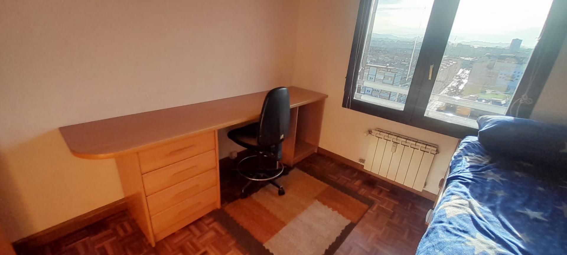 Flat to rent in Avenida de la Constitución, 83, Pumarín Flat to rent in Gijón