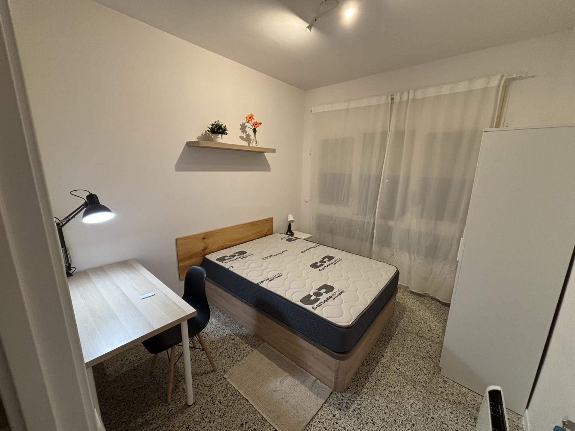 Flat to share in Carrer del Compositor Vives, 22, Martorell Bedroom of Flat to share in Martorell with Heating and Furnished