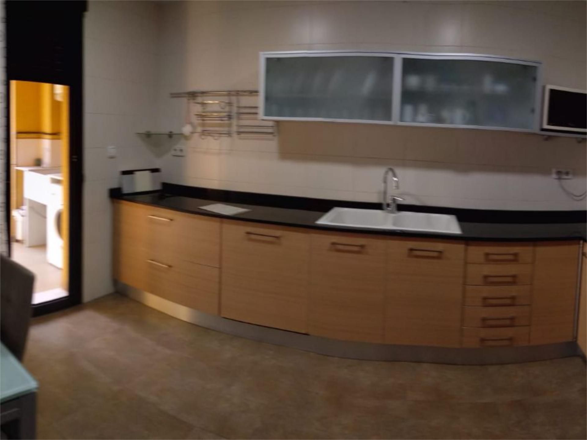 Cuina de Planta baixa de lloguer en Alginet amb Parquet, Terrassa i Balcó