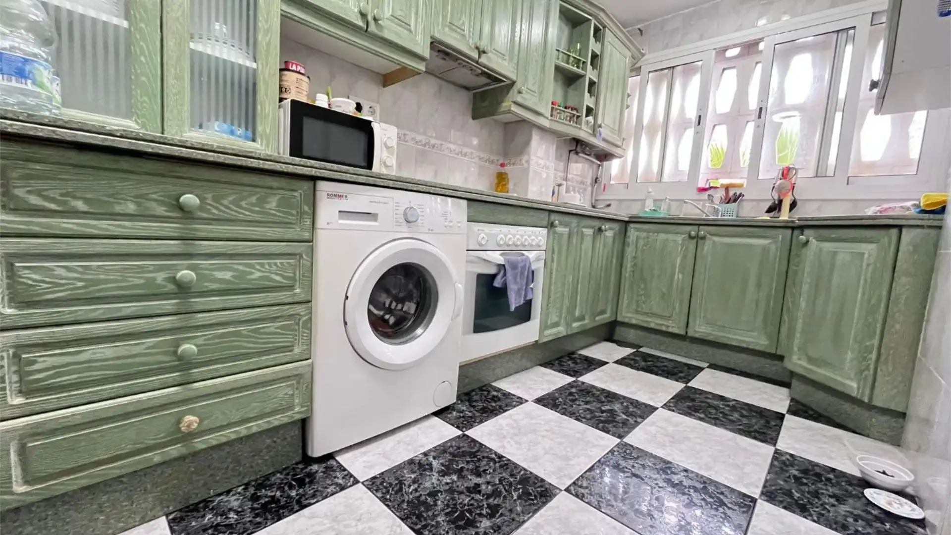 Kitchen of Flat for sale in Algeciras  with Balcony