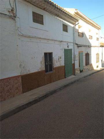 Casa-chalet en Venta en Hellín