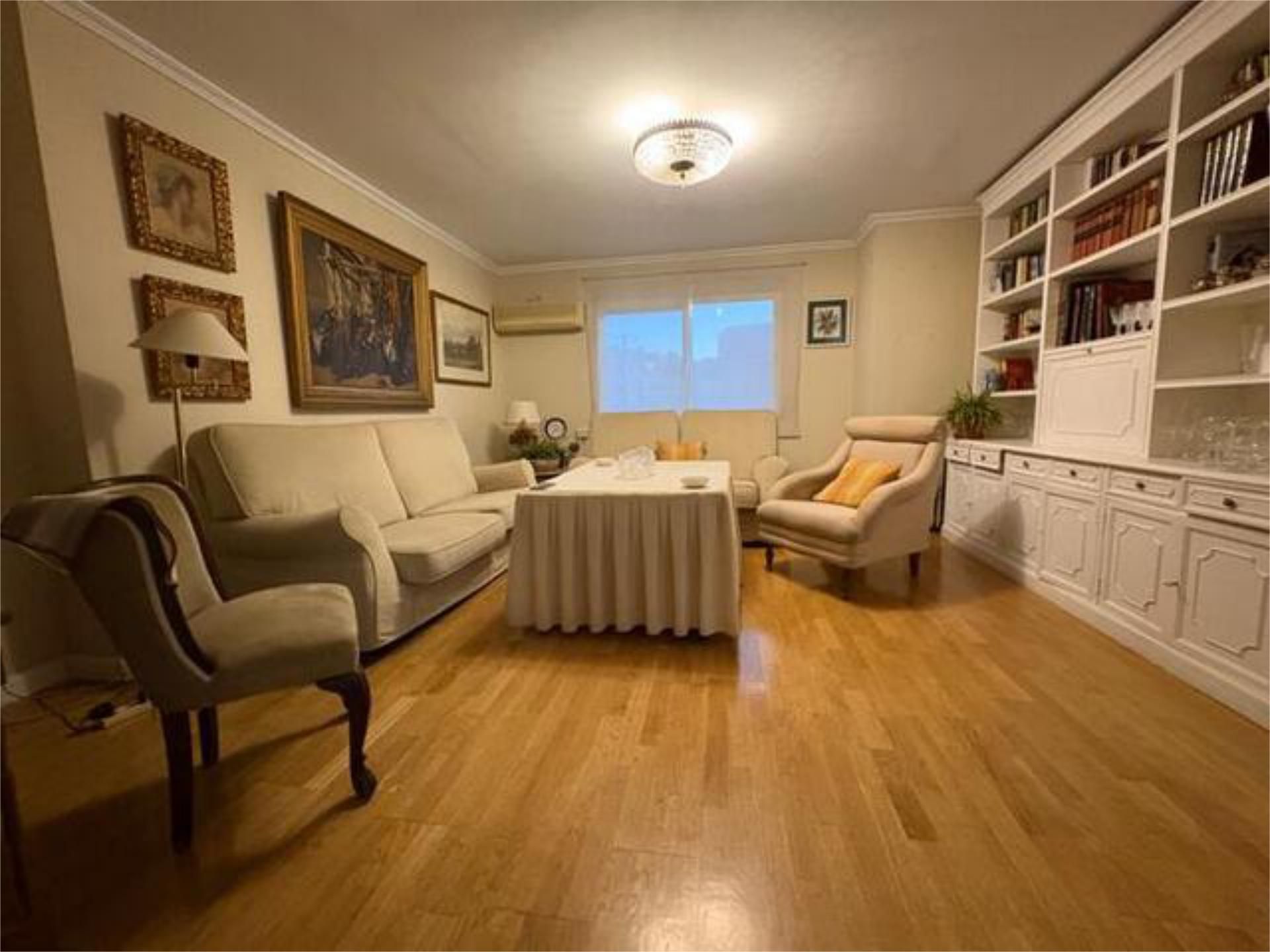 Apartament de lloguer a Triana Casco Antiguo Sala d'estar de Apartament de lloguer en Sevilla Capital amb Terrassa