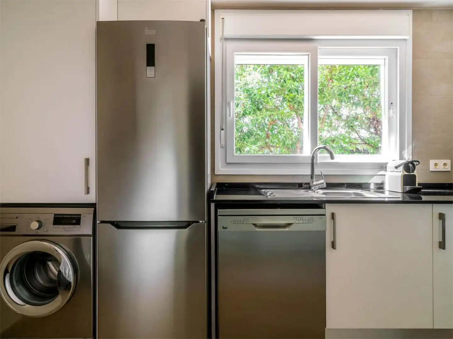 Apartamento de alquiler en Calle Moncayo, 20, Pinar del Advocat - Cometa Cocina de Apartamento de alquiler en Moraira con Aire acondicionado, Calefacción y Jardín privado