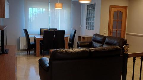 Foto 2 de Casa adosada de alquiler en Avenida de Tejeda, 8, Utiel, Valencia