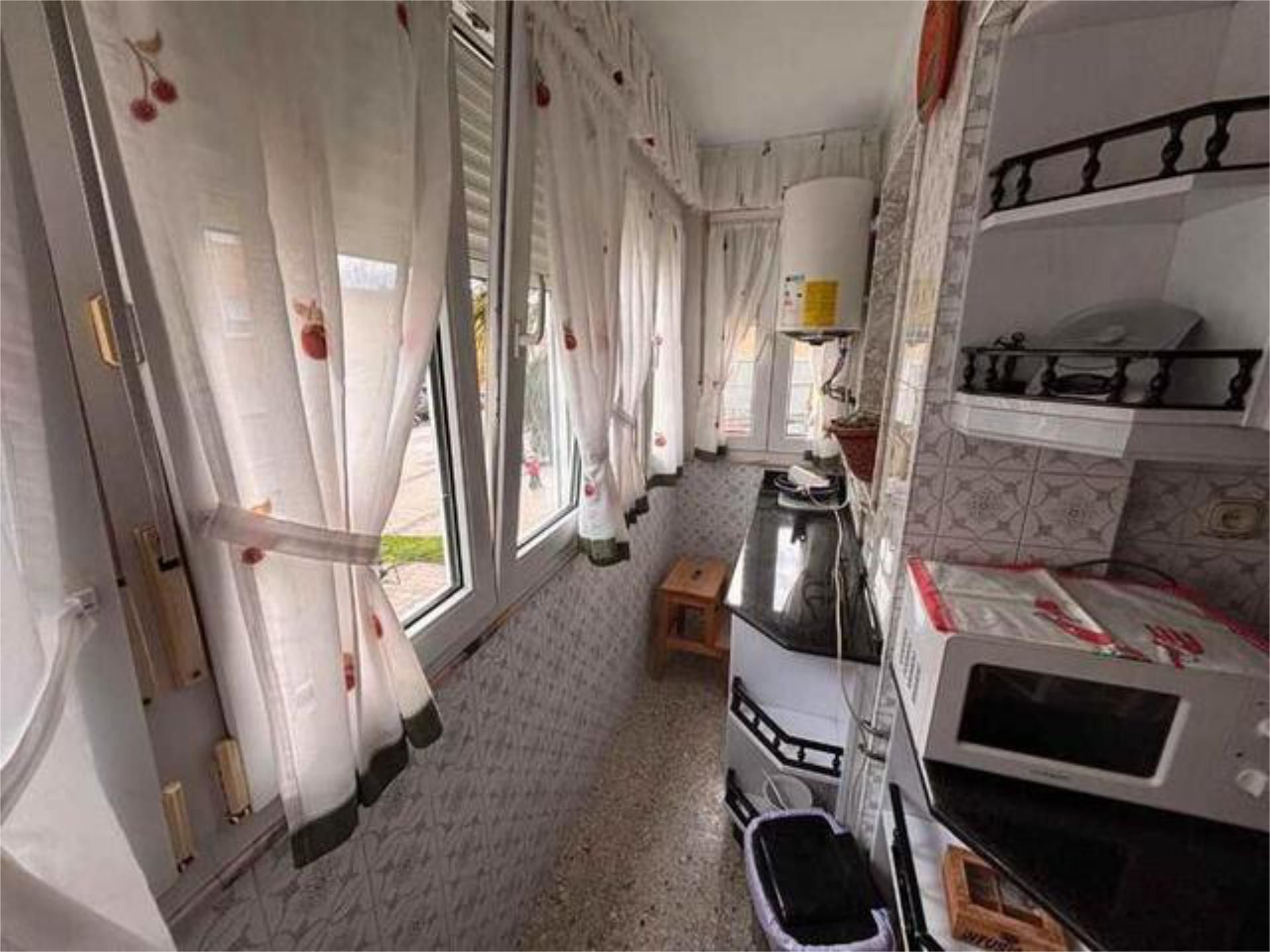 Cuina de Pis de lloguer en Avilés amb Moblat