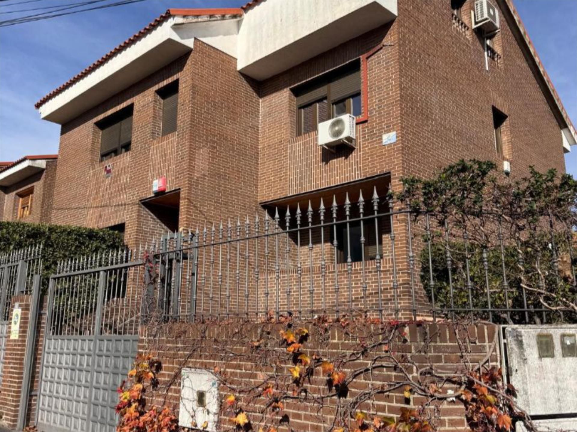 Pis per a compartir a Avenida Dehesa, 6, El Caño - Maracaibo Vista exterior de Pis per a compartir en Las Rozas de Madrid amb Calefacció, Jardí privat i Moblat