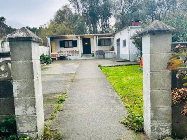 Casa-chalet en Venta en Cervo