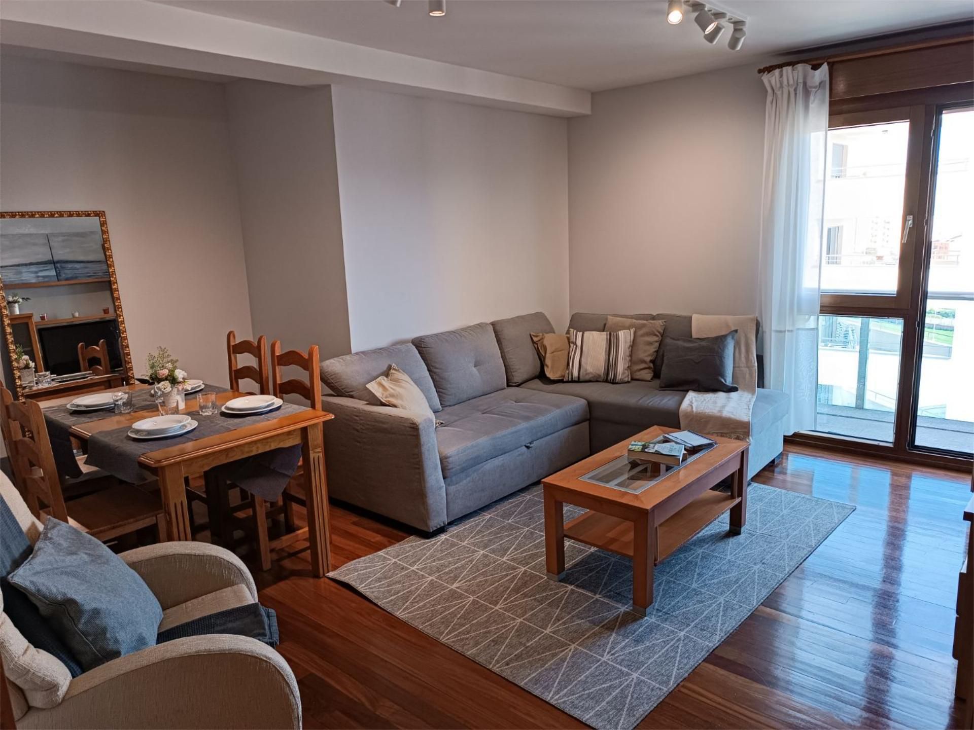 Pis de lloguer a Avenida de José Manuel Palacio Álvarez, 22, El Natahoyo Sala d'estar de Pis de lloguer en Gijón amb Calefacció, Terrassa i Moblat