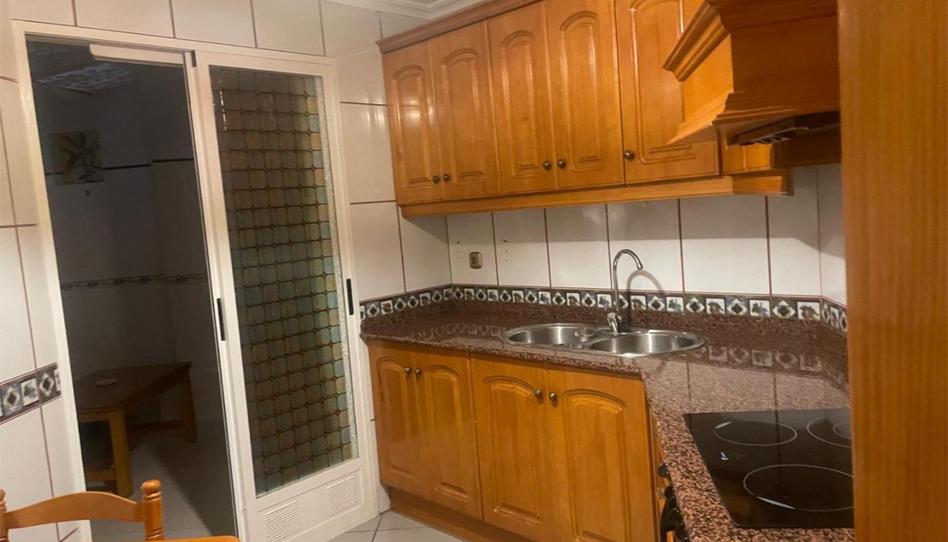 Photo 1 of Flat to rent in Carrer Monserrate Guilabert Valero, 6, Carrús Oeste, Alicante