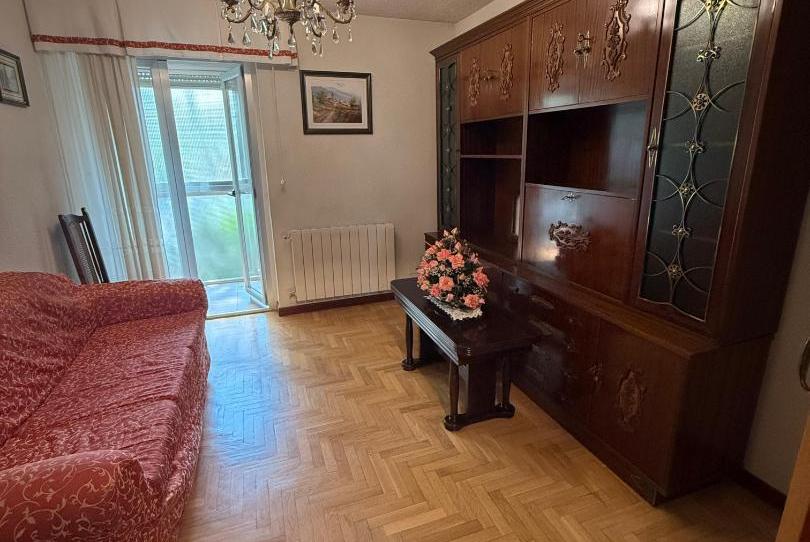 Foto 1 de Piso en venta en Calle de Navalmoral de la Mata, 66, Las Águilas, Madrid