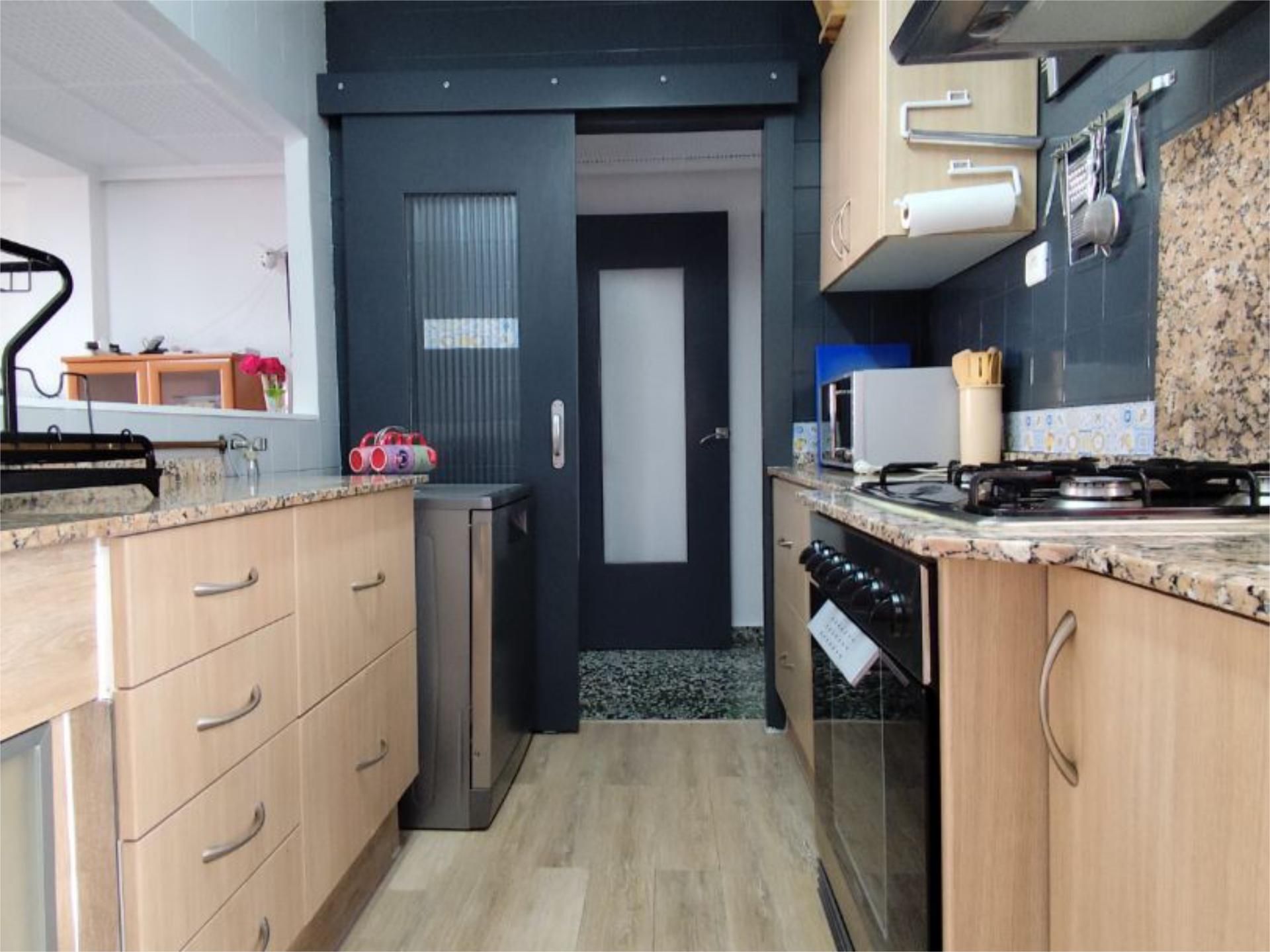 Pis en venda a Carrer Manuel Tomàs, 13, Casas Verdes - Ermita Cuina de Pis en venda en Godella amb Balcó