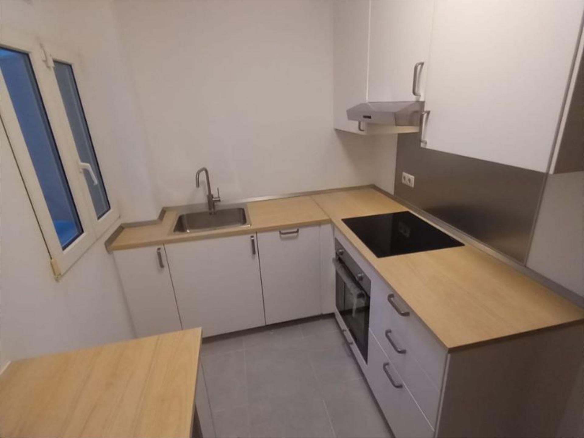 Flat for sale in Calle Alcolea, 8, Centro - Casco Histórico Kitchen of Flat for sale in San Lorenzo de El Escorial