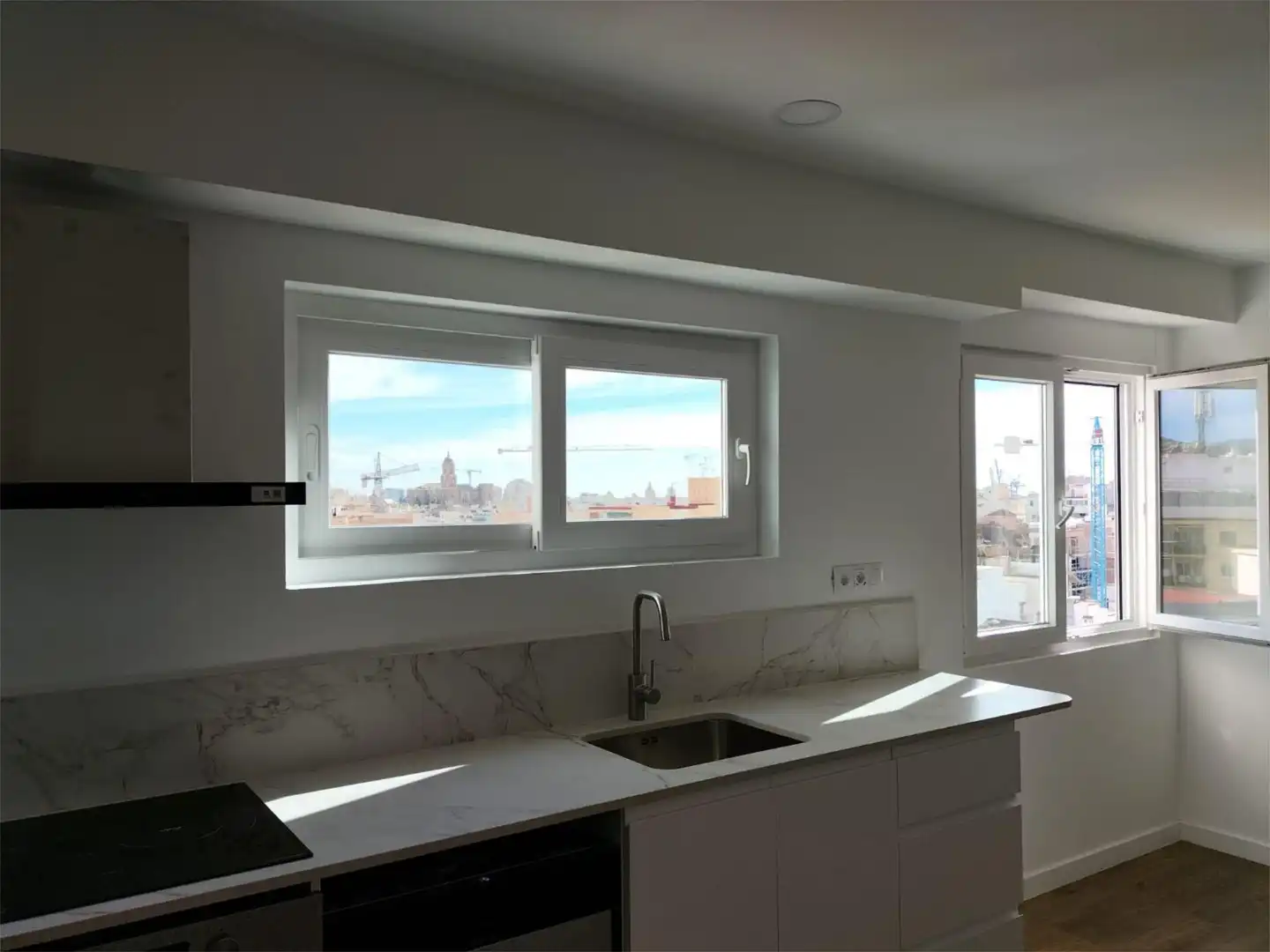 Apartments for rent in Avenida de Barcelona, 44, La Trinidad Kitchen of Apartments for rent in Málaga with Air Conditioner, Heating and Furnished