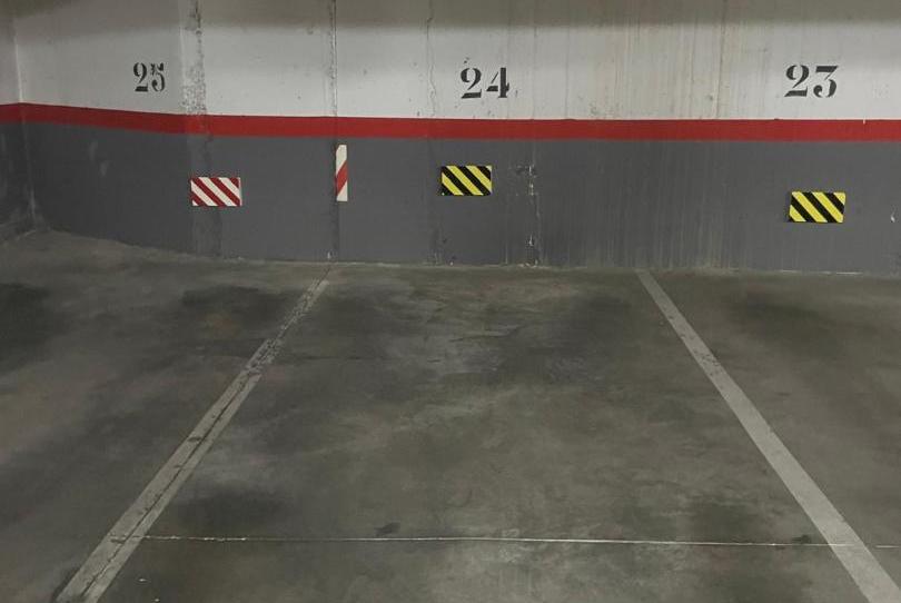 Foto 1 de Garatge de lloguer a Calle Andrés Saborit, 20, Casco histórico, Madrid