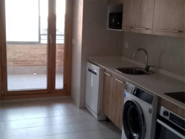 Piso en Alquiler en Calle Elio Antonio de Nebrija, 9 en Avenida Valladolid - Barriada Yagüe