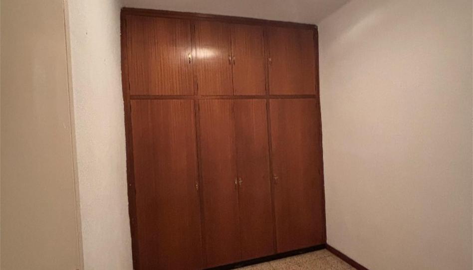 Flat to share in Carrer de Llorens I Barba, 47, El Baix Guinardó, Barcelona - image 1 Photo 1 of Flat to share in Carrer de Llorens I Barba, 47, El Baix Guinardó, Barcelona