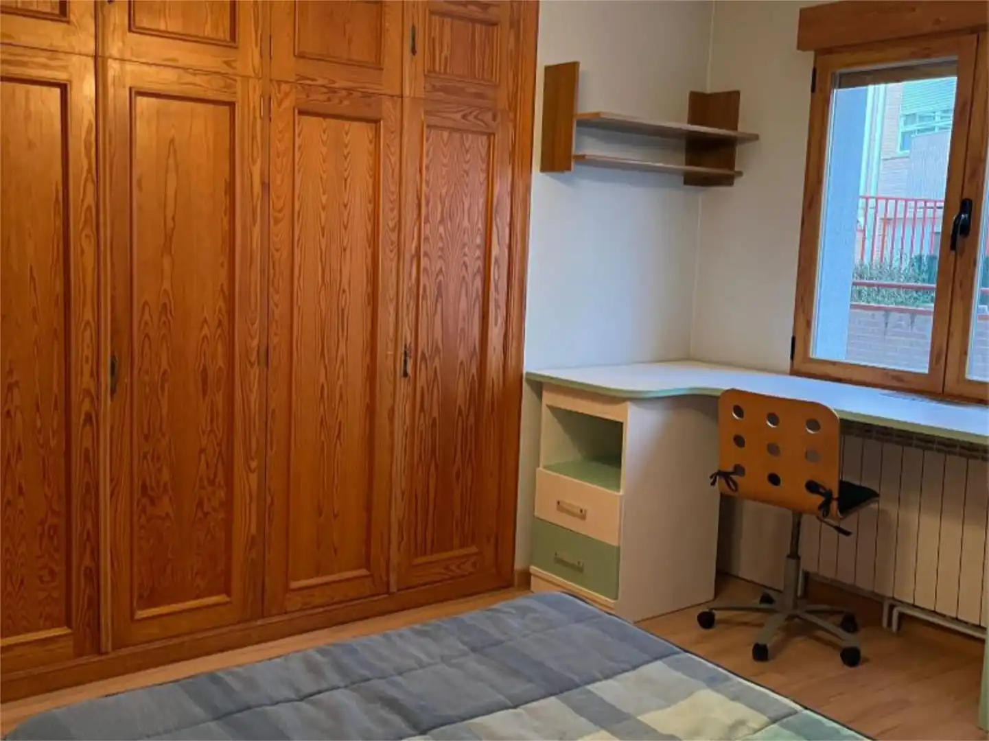 Piso en venta en Calle las Casas, 10, La Florida - San Pedro Habitación de Piso en venta en Soria Capital
