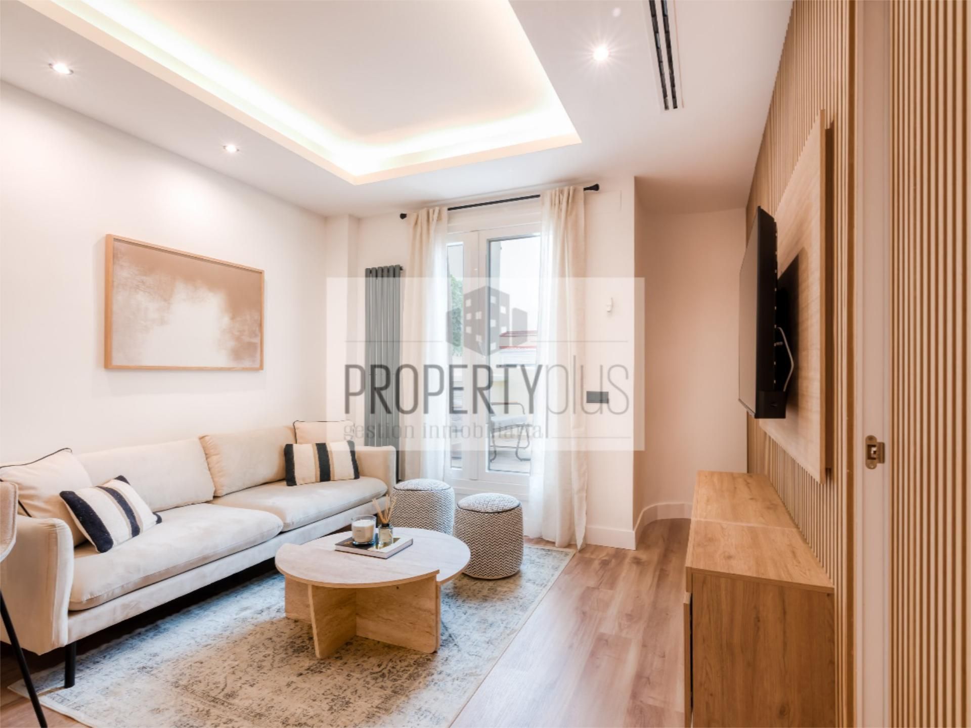Living room of Flat for sale in  Madrid Capital  with Air Conditioner and Terrace