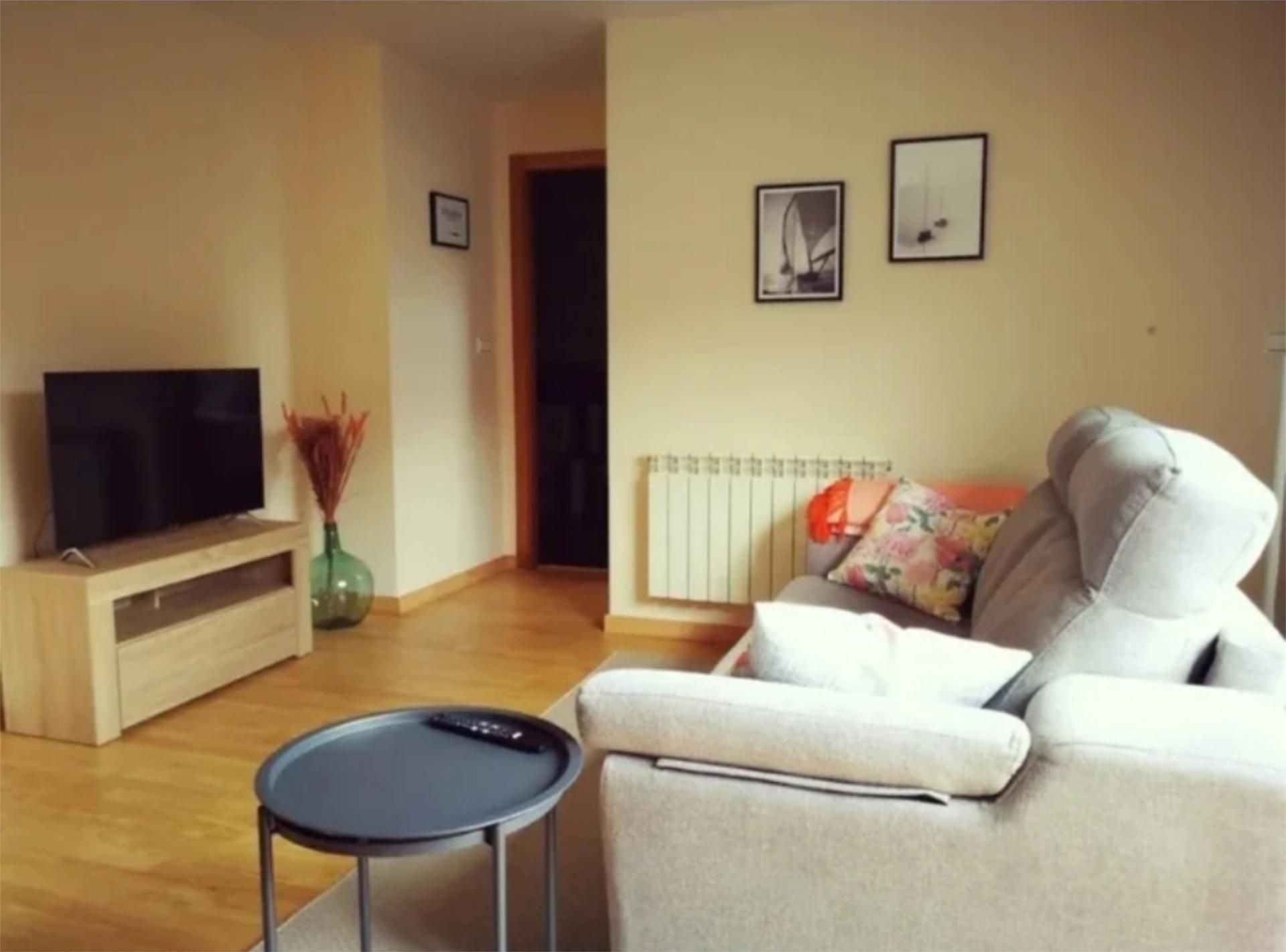 Living room of Flat to rent in Pontecesures  with Heating, Terrace and Furnished