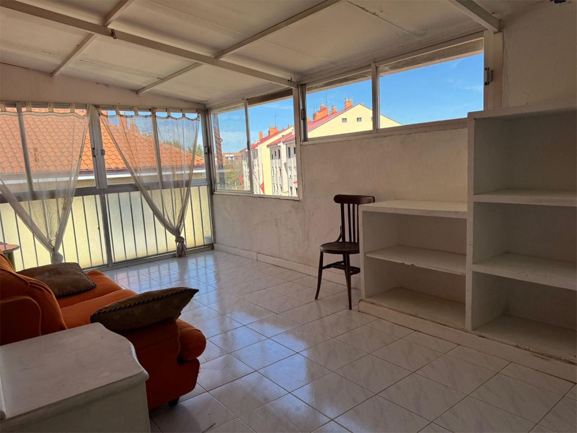 Dormitori de Pis de lloguer en San Andrés del Rabanedo amb Calefacció, Parquet i Terrassa