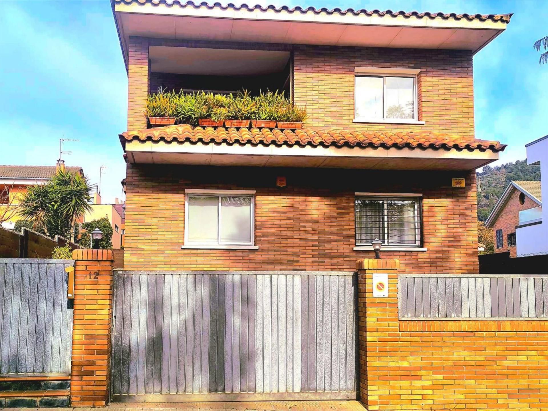 Vista exterior de Casa o xalet en venda en Viladecans amb Aire condicionat i Terrassa