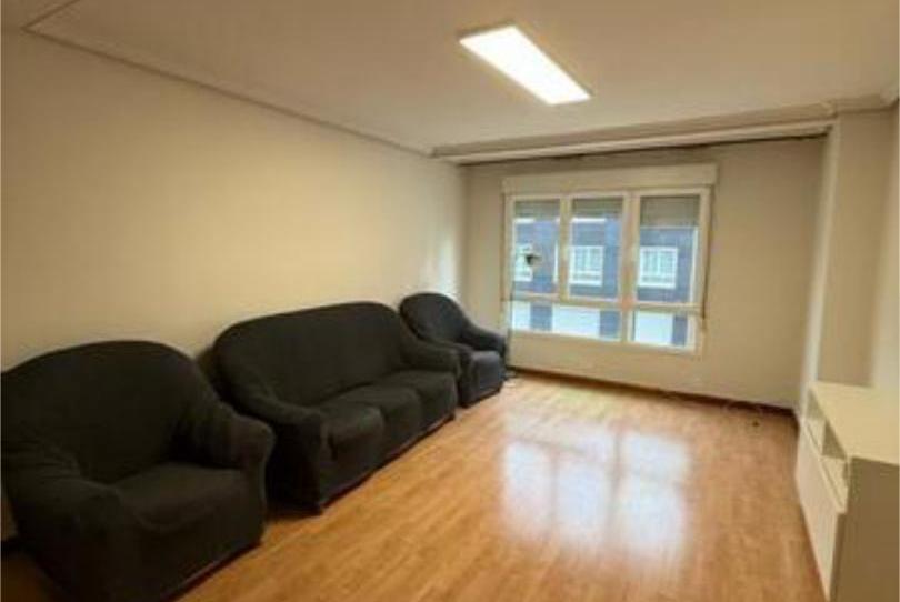 Flat to rent in Versalles, Asturias - image 1 Photo 1 of Flat to rent in Versalles, Asturias