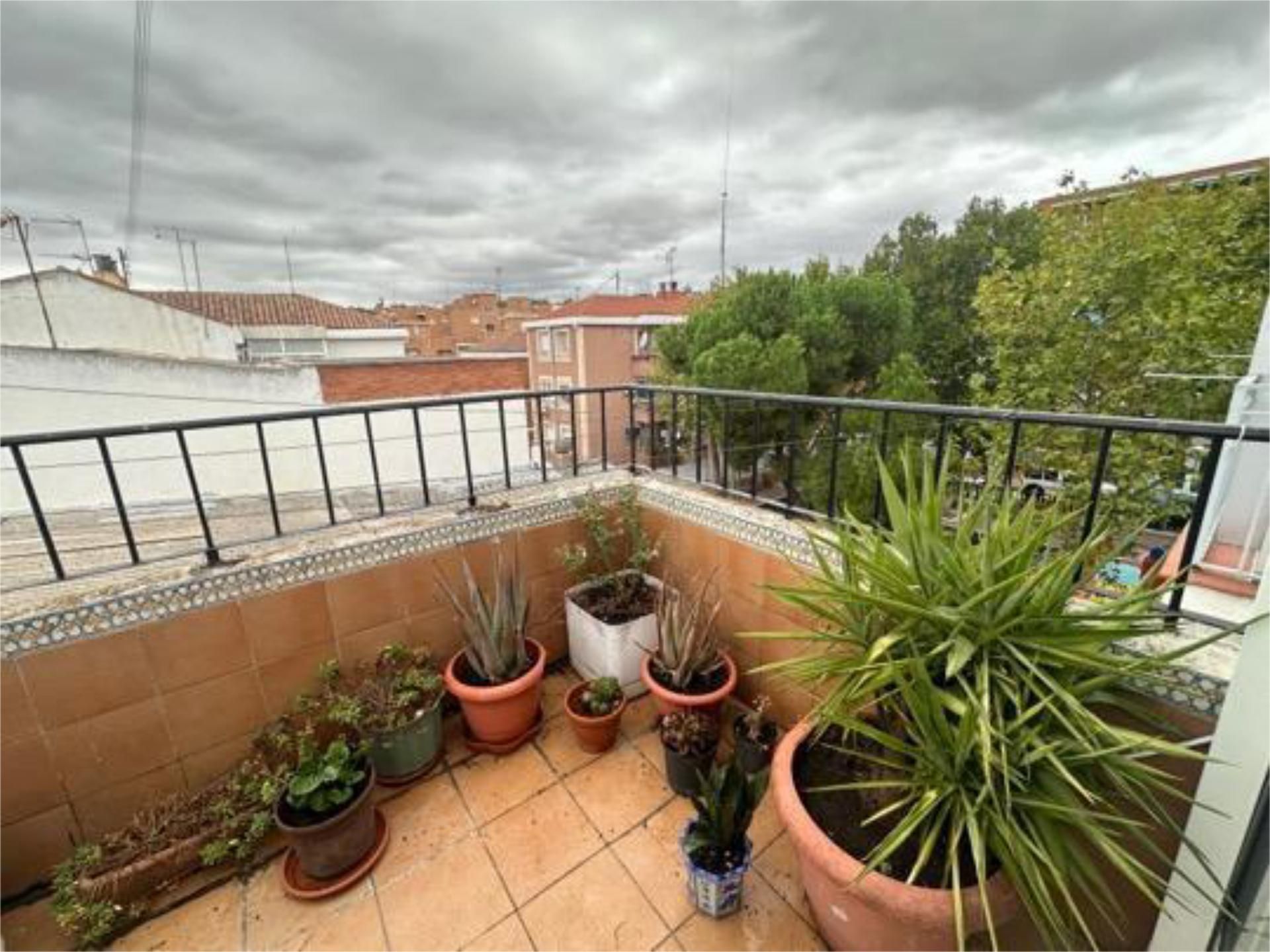 House or chalet for sale in Timón Balcony of House or chalet for sale in Madrid Capital with Terrace, Storage room and Furnished