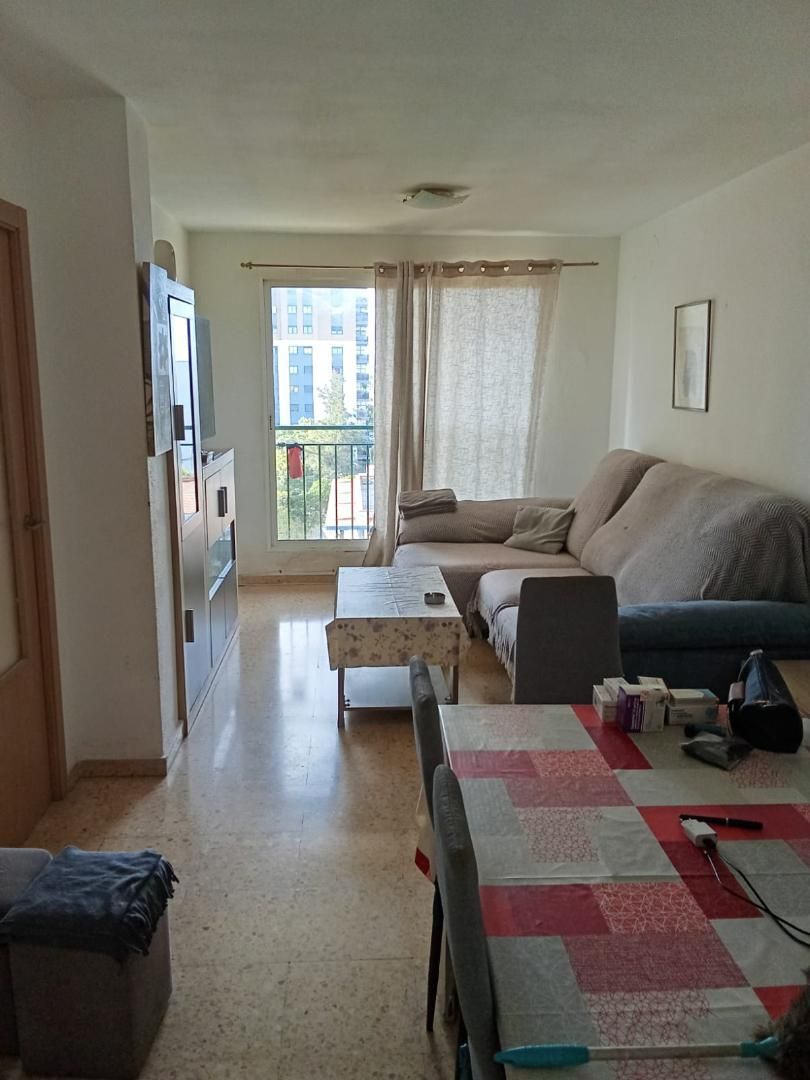 Living room of Flat to share in Paterna  with Heating, Swimming Pool and Furnished