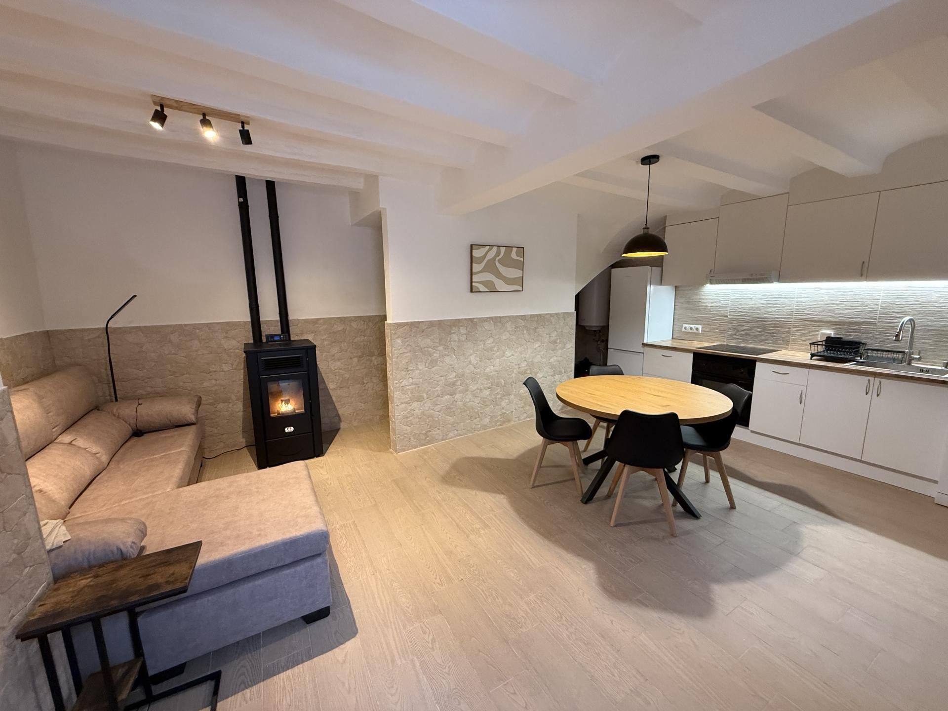 Àtic de lloguer a Plaça del Cardenal Ferris, 8, Cocentaina Sala d'estar de Àtic de lloguer en Cocentaina amb Calefacció, Parquet i Moblat