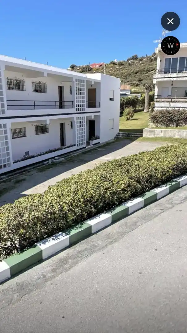 Wohnung zum Verkauf in Urbanización Punta Europa, 43b, Torreguadiaro - San Diego Außenansicht von Wohnung zum Verkauf in Sotogrande mit Klimaanlage, Terrasse und Balkon