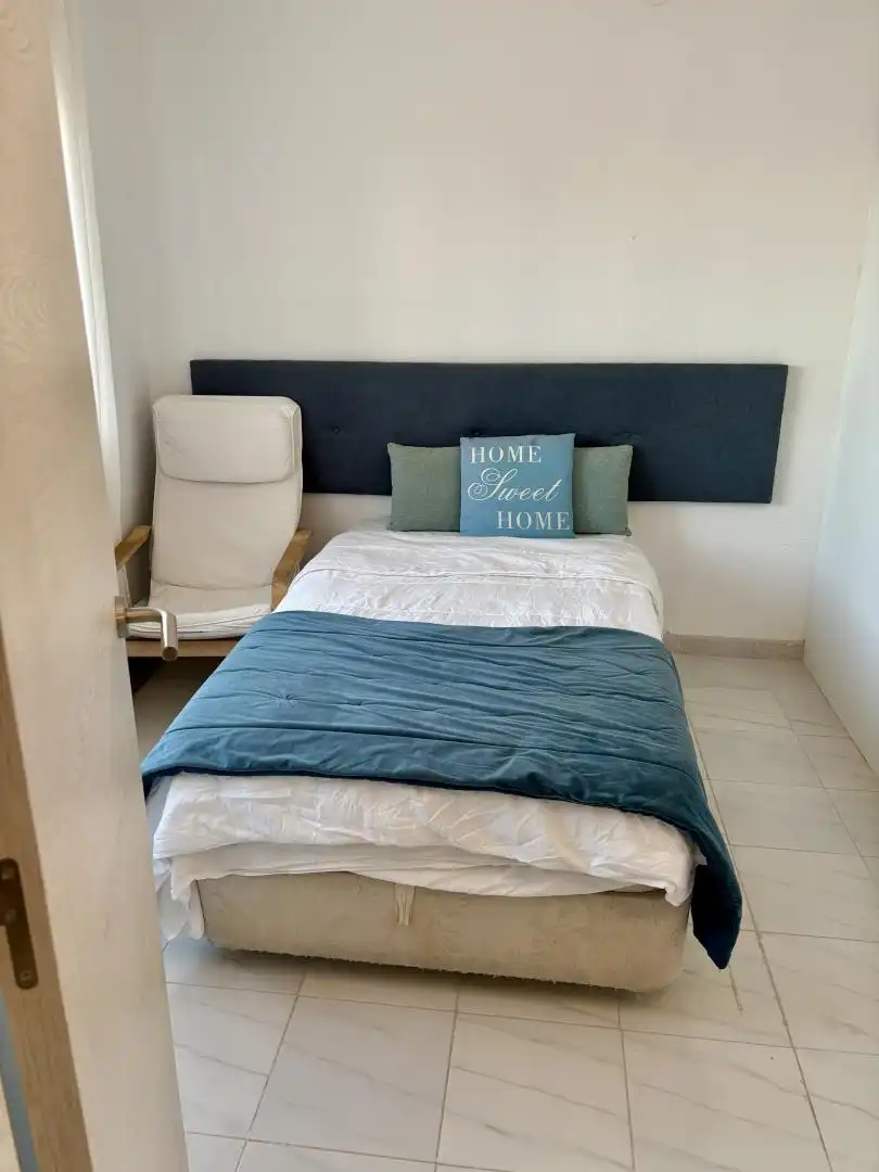 Wohnung zum Verkauf in Urbanización Punta Europa, 43b, Torreguadiaro - San Diego Schlafzimmer von Wohnung zum Verkauf in Sotogrande mit Klimaanlage, Terrasse und Balkon
