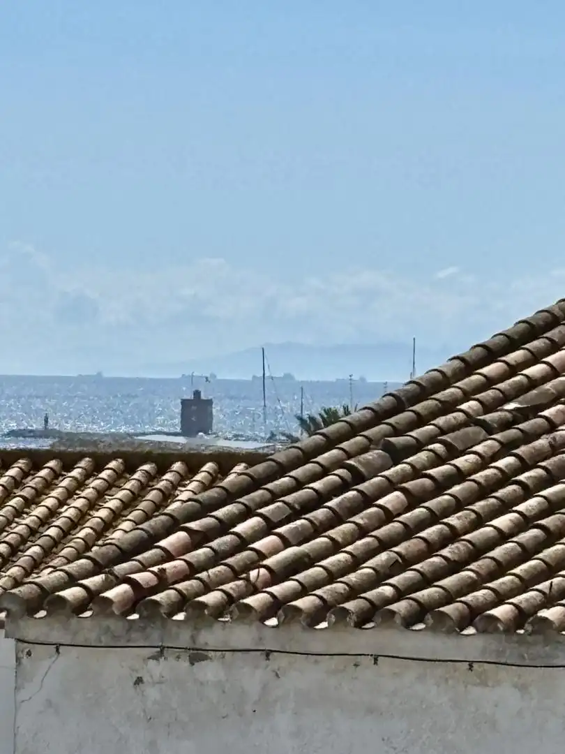 Wohnung zum Verkauf in Urbanización Punta Europa, 43b, Torreguadiaro - San Diego Außenansicht von Wohnung zum Verkauf in Sotogrande mit Klimaanlage, Terrasse und Balkon
