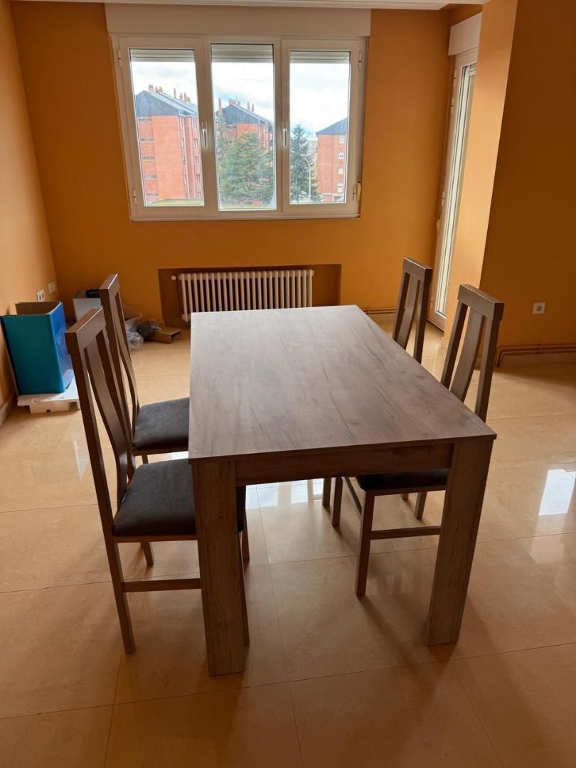 Menjador de Pis de lloguer en Astorga amb Calefacció, Parquet i Terrassa