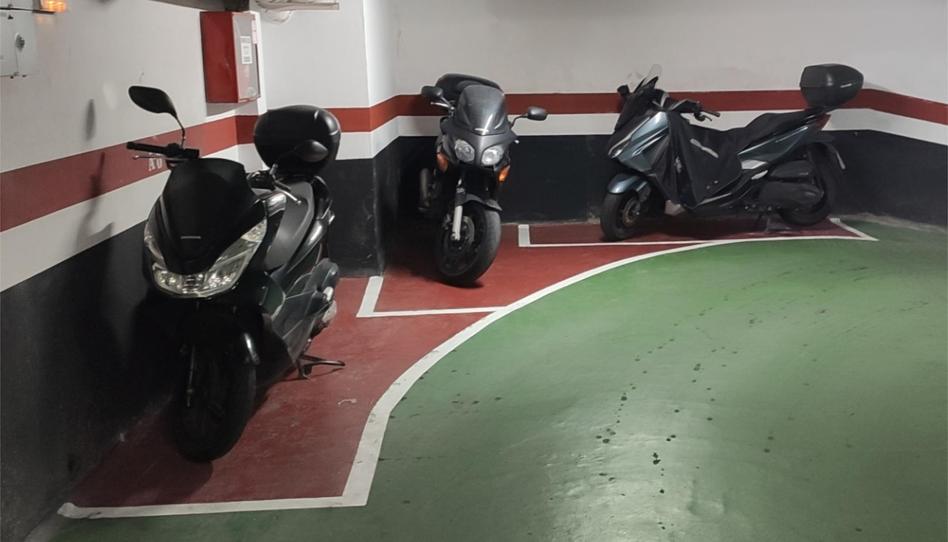 Garage to rent in Ledesma Musikariaren Kalea, 17, Ensanche - Moyua - Diputación, Bizkaia - image 1 Photo 1 of Garage to rent in Ledesma Musikariaren Kalea, 17, Ensanche - Moyua - Diputación, Bizkaia