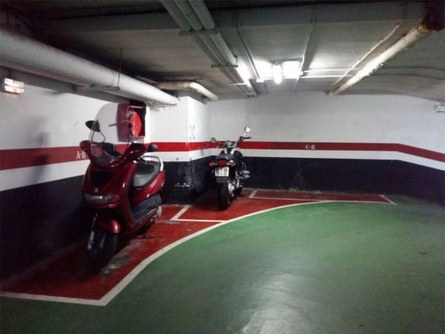 Garaje en Alquiler en Ledesma Musikariaren Kalea, 17 en Ensanche - Moyua - Diputación