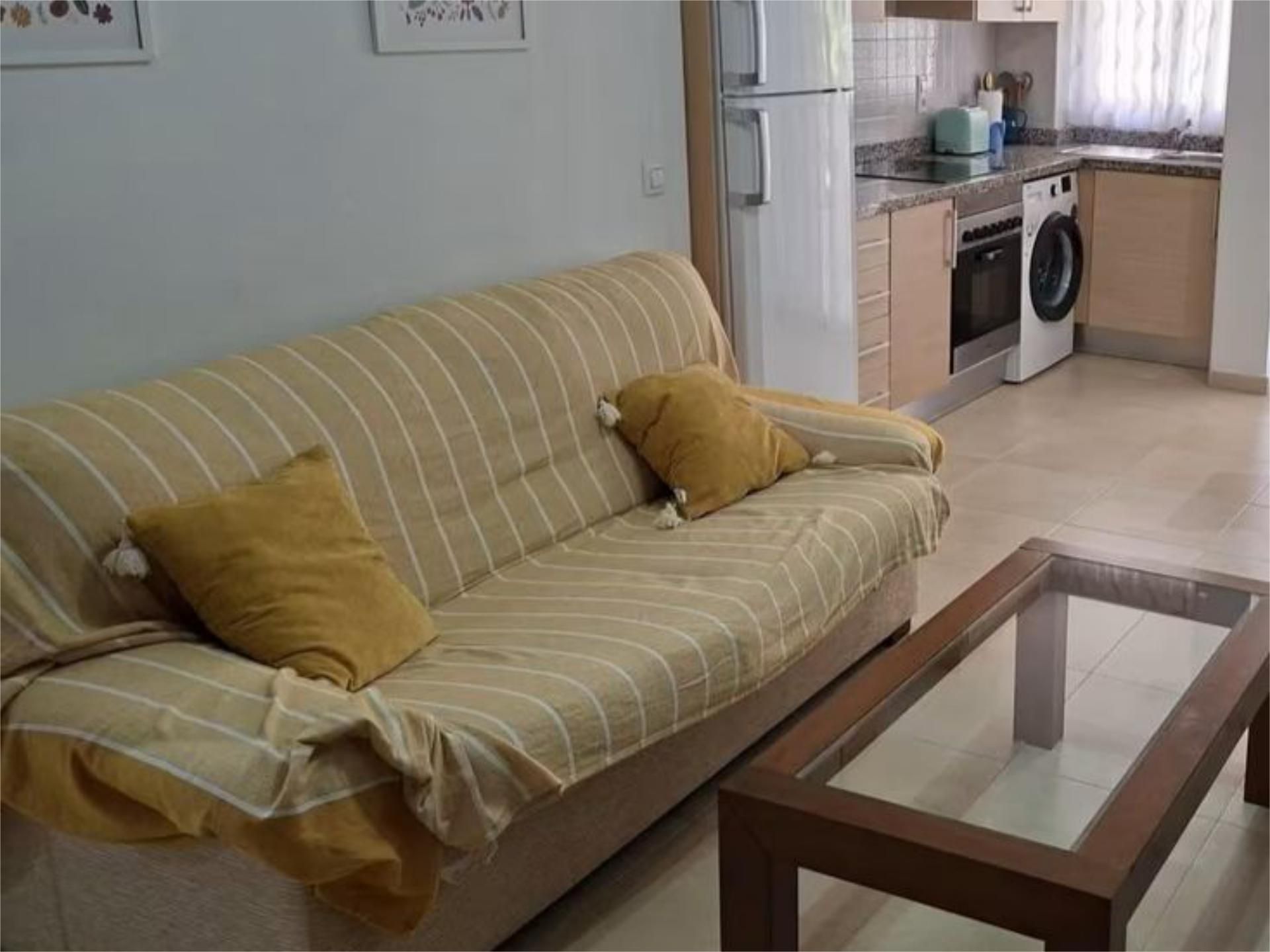 Pis de lloguer a Avenida del Mar, 5, Puente Mayorga - Campamento Sala d'estar de Pis de lloguer en San Roque