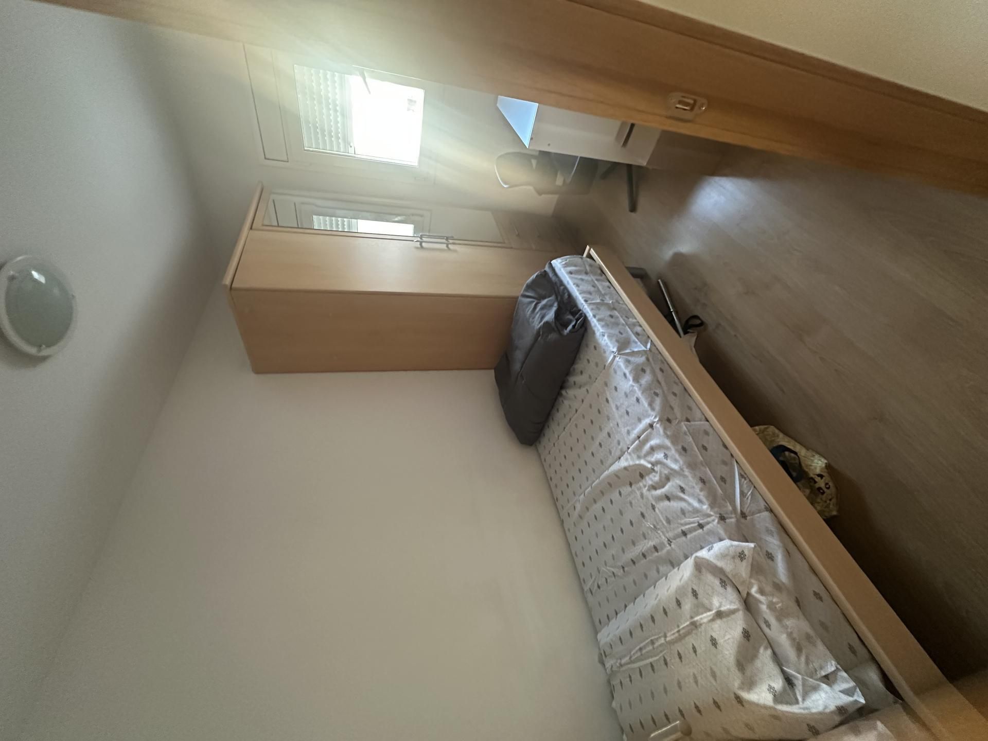 Pis per a compartir a Carrer de Pardo Bazán, 10, Campoamor Dormitori de Pis per a compartir en Sabadell amb Calefacció, Parquet i Moblat