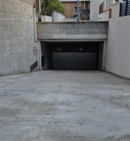 Garatge de lloguer a Carrer de Mossèn Jacint Verdaguer, 129, Can Farrerons, Barcelona - imatge 1 Foto 1 de Garatge de lloguer a Carrer de Mossèn Jacint Verdaguer, 129, Can Farrerons, Barcelona