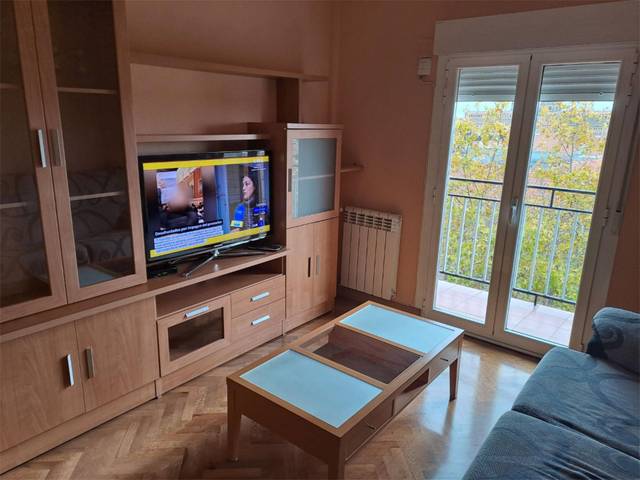 Piso en Alquiler en Paseo de San Vicente, 46 en La Platina- Hospital - Campus