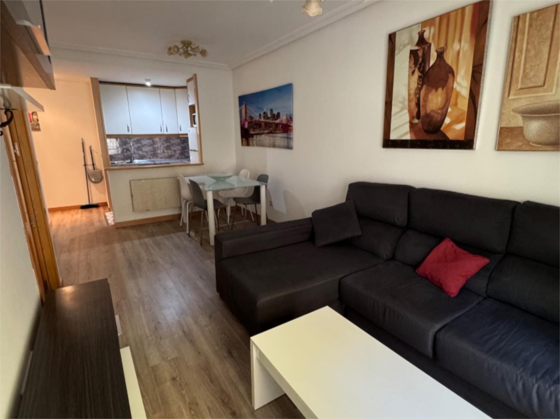 Living room of Flat for sale in Aranjuez  with Heating, Parquet flooring and Storage room