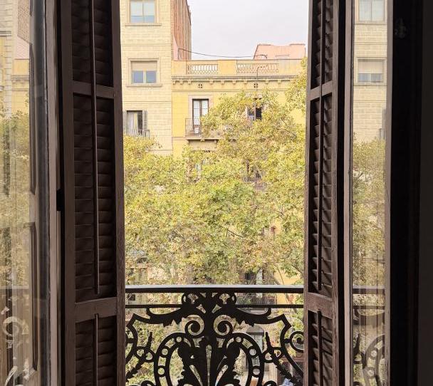 Flat to share in Carrer de Trafalgar, 61, Dreta de l'Eixample, Barcelona - image 1 Photo 1 of Flat to share in Carrer de Trafalgar, 61, Dreta de l'Eixample, Barcelona