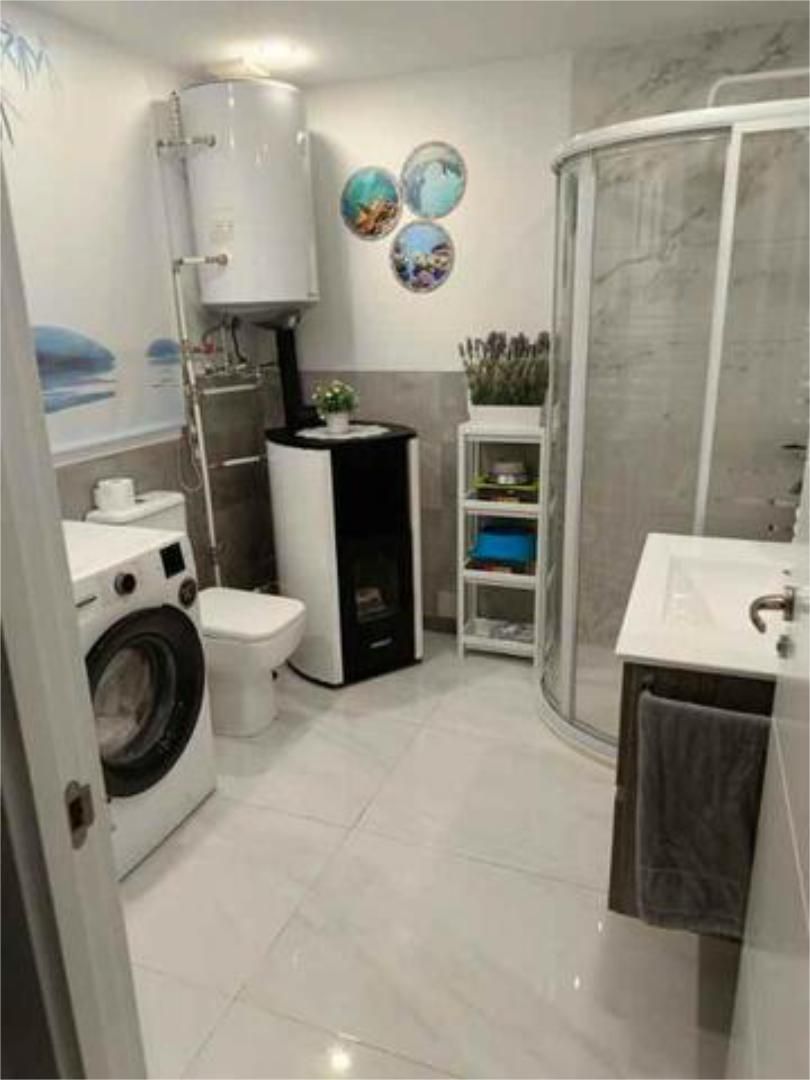 Casa adosada en venda a Loranca de Tajuña Bany de Casa adosada en venda en Loranca de Tajuña amb Calefacció, Jardí privat i Terrassa