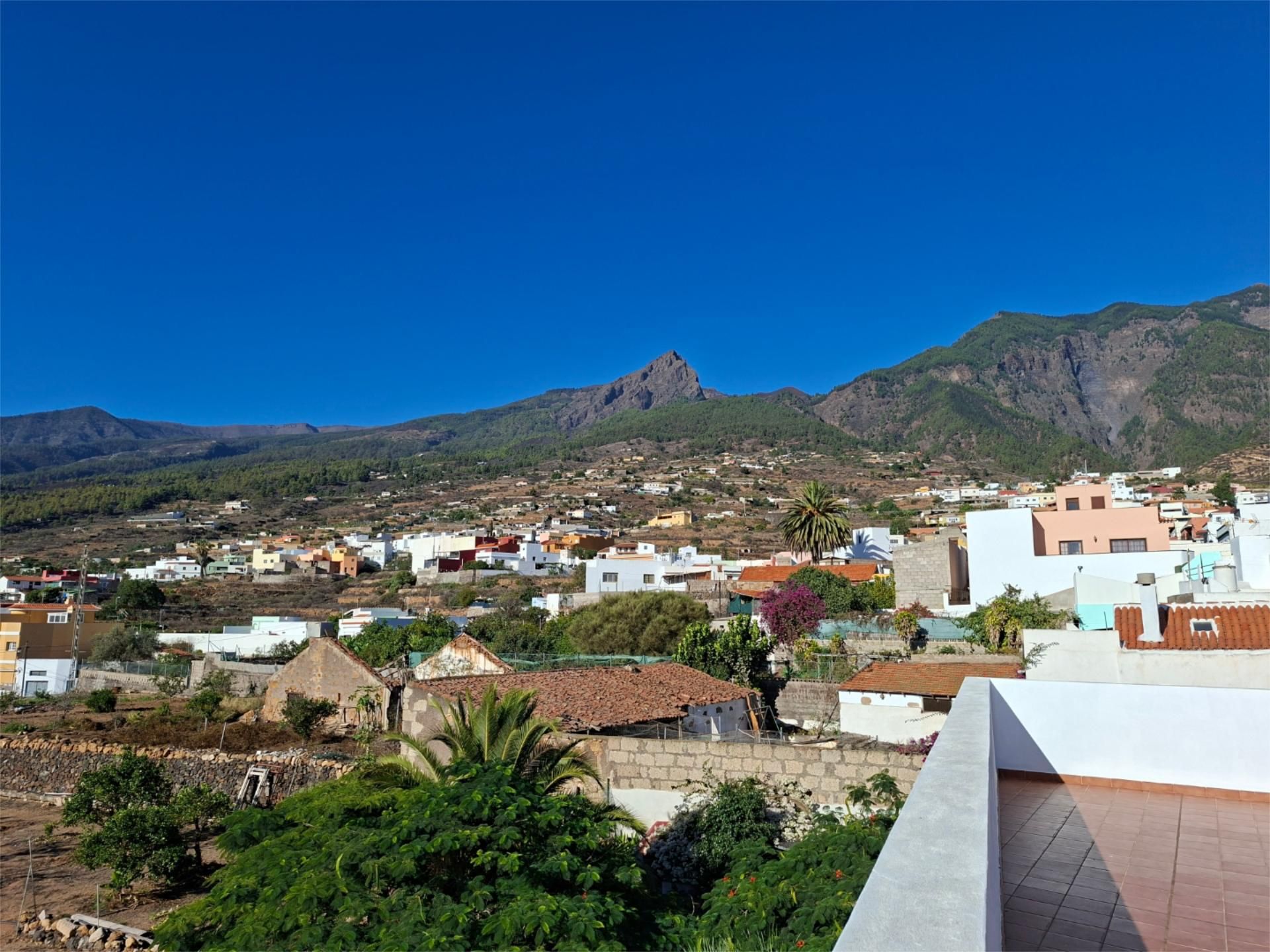 Pis en venda a Avenida Reyes de España, 1, Arafo Vista exterior de Pis en venda en Arafo amb Aire condicionat